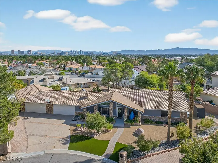 3130 S Pioneer Way, Las Vegas, NV 89117 - Image #2