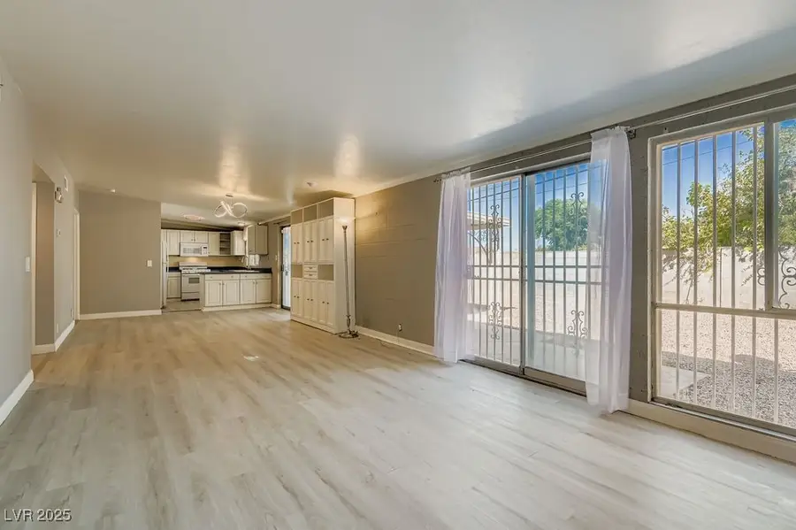 2944 Burnham Avenue, Las Vegas, NV 89169 - Image #3