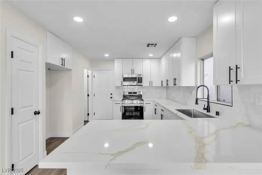 4516 Chinese Cherry Court, North Las Vegas, NV 89031 - Image #3