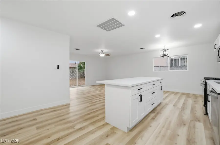 2912 Scarlet Oak Avenue, Las Vegas, NV 89104 - Image #3