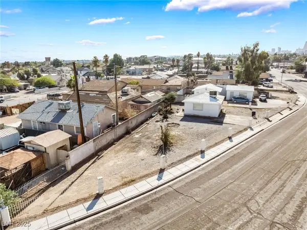 1922 Goldfield Street, North Las Vegas, NV 89030