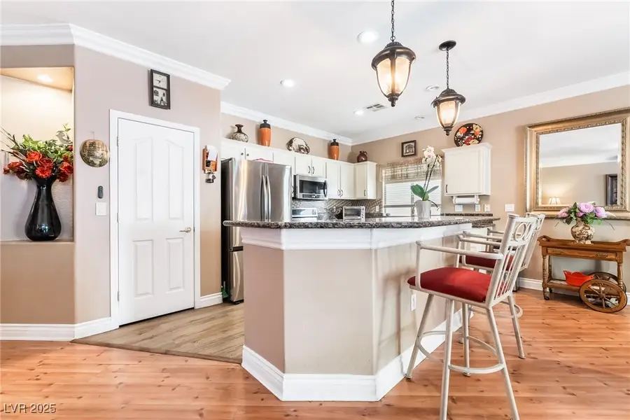 5910 Terra Grande Avenue, Las Vegas, NV 89122 - Image #2