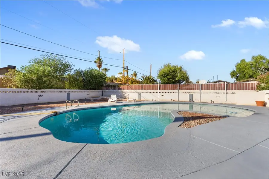 1885 Valley Drive, Las Vegas, NV 89108 - Image #2