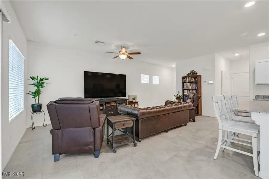 392 Canary Song Drive, Henderson, NV 89011 - Image #3