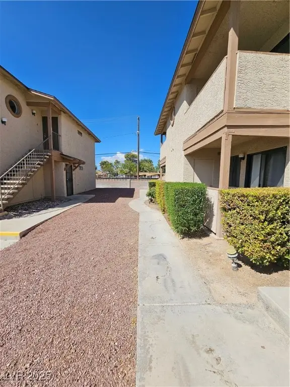 3720 Snorkel Circle #D, Las Vegas, NV 89108 - Image #1