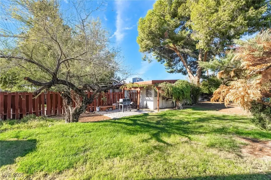 5685 Annie Oakley Drive, Las Vegas, NV 89120 - Image #3