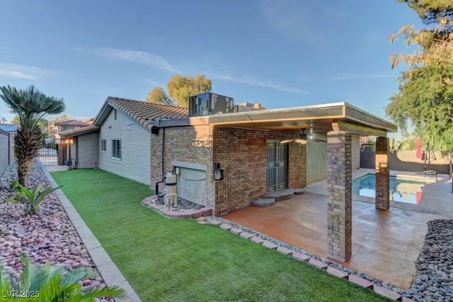 3826 Spitze Drive, Las Vegas, NV 89103 - Image #2