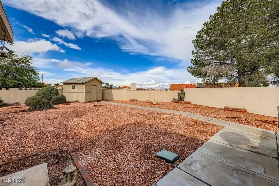 425 Woodridge Drive, Henderson, NV 89015 - Image #3