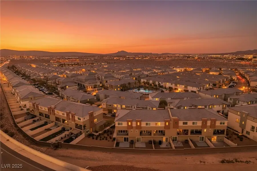 2835 Atomic Tangerine Way #6, Las Vegas, NV 89183 - Image #2