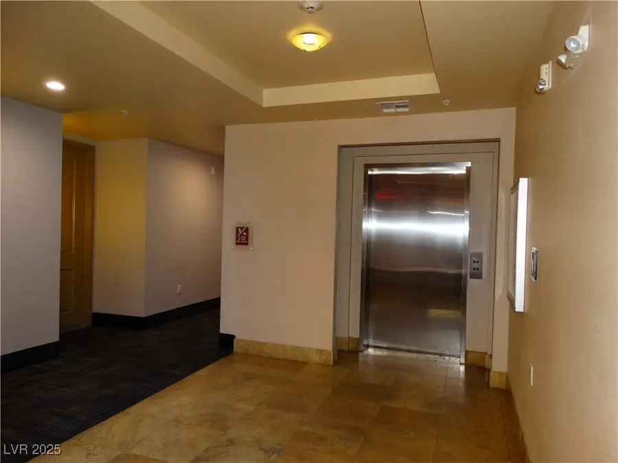 19 E Agate Avenue #201, Las Vegas, NV 89123 - Image #3