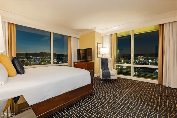 2000 Fashion Show Drive #1822, Las Vegas, NV 89109