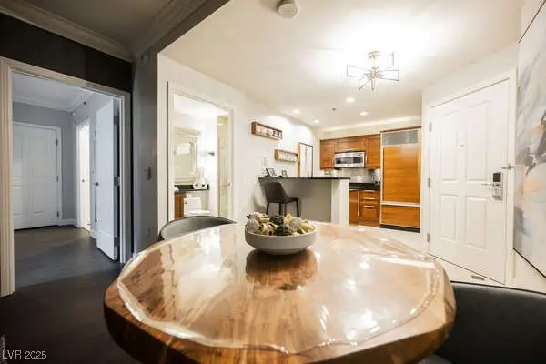 135 E Harmon Avenue #1614, Las Vegas, NV 89109 - Image #1