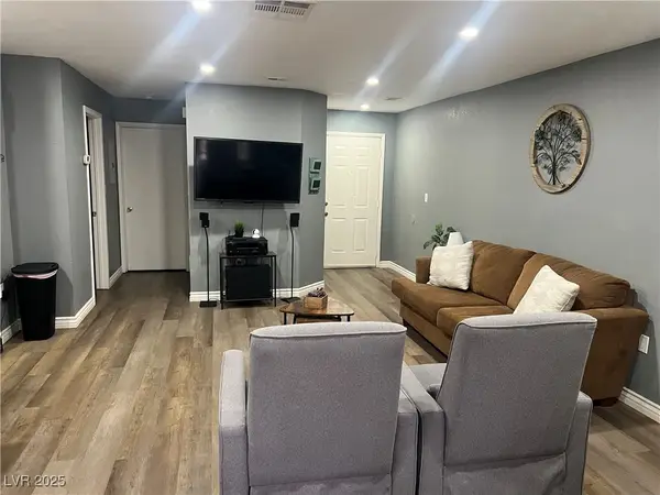 2180 Pinetop Lane #104, Las Vegas, NV 89119