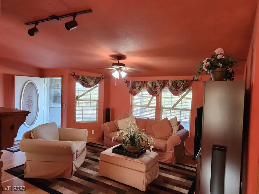 955 W Hobson Street, Searchlight, NV 89046 - Image #3