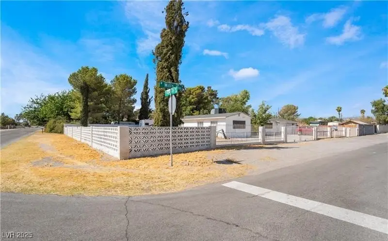 2011 Mills Circle, Las Vegas, NV 89106 - Image #3