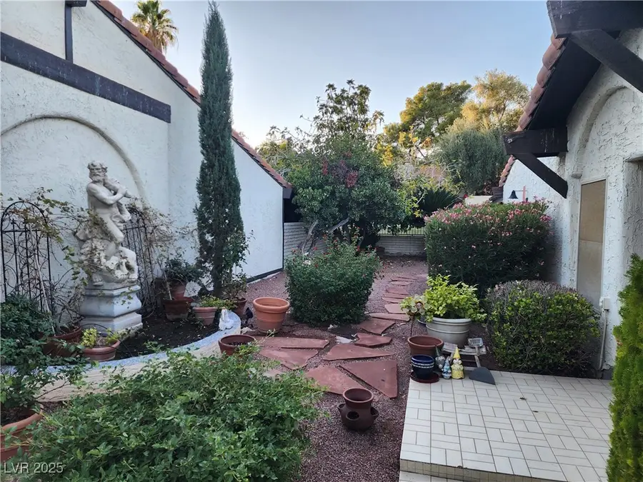 1900 Plaza De Cordero, Las Vegas, NV 89102 - Image #2