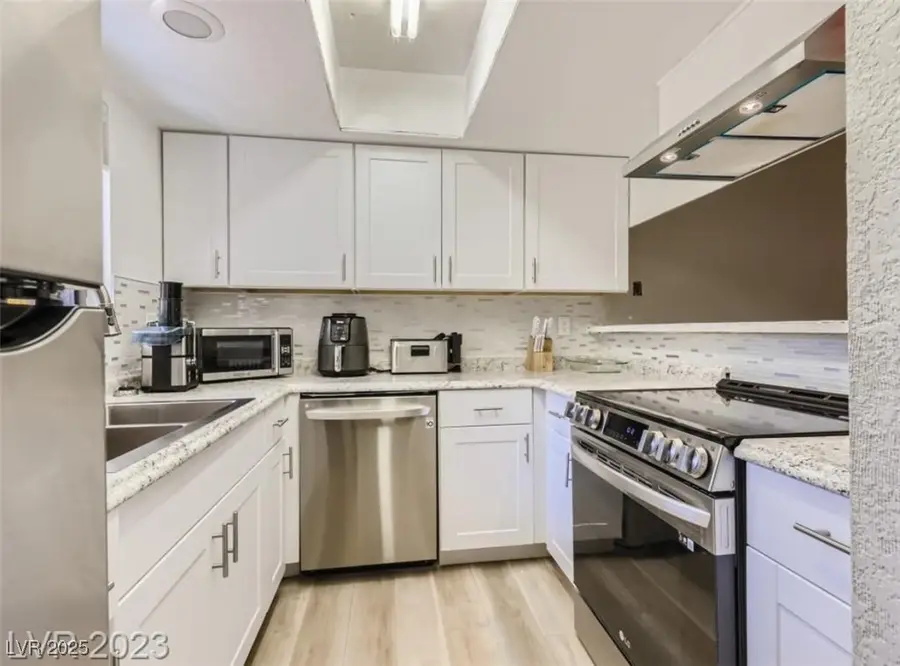 2080 Karen Avenue #34, Las Vegas, NV 89169 - Image #2