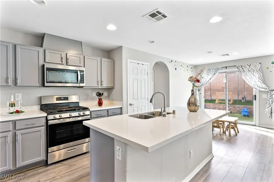 5229 Ponderosa Heights Street, North Las Vegas, NV 89081 - Image #2