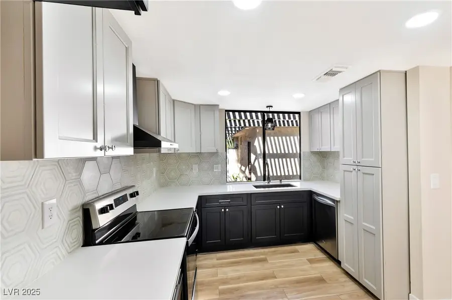 2577 Pera Circle, Las Vegas, NV 89121 - Image #3