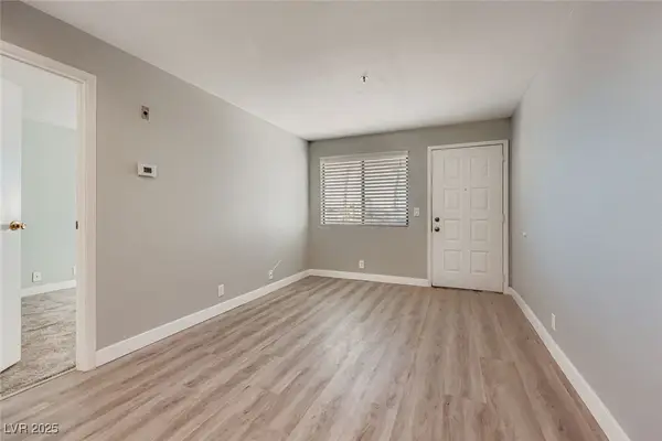 1381 E University Avenue #202, Las Vegas, NV 89119