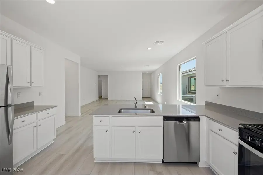 6718 Violet Cascade Avenue, Las Vegas, NV 89156 - Image #3