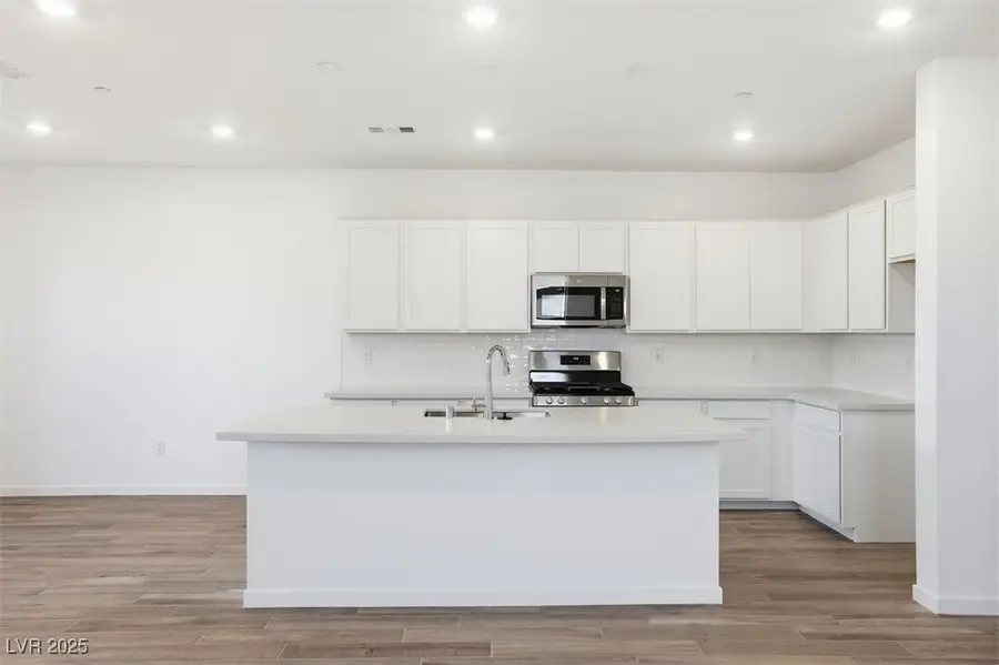 338 Adufe Avenue, Henderson, NV 89015 - Image #3