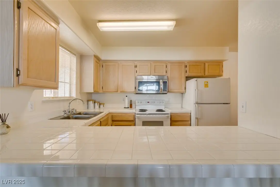 2725 S Nellis Boulevard #2034, Las Vegas, NV 89121 - Image #1