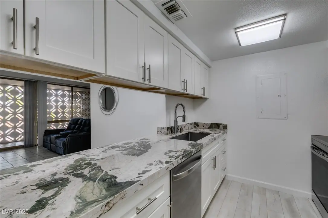 205 E Harmon Avenue #112, Las Vegas, NV 89169 - Image #1