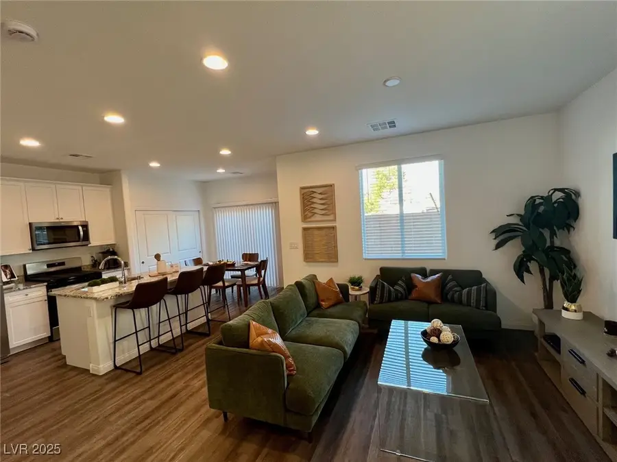 3910 Garden Square Avenue, Las Vegas, NV 89115 - Image #3