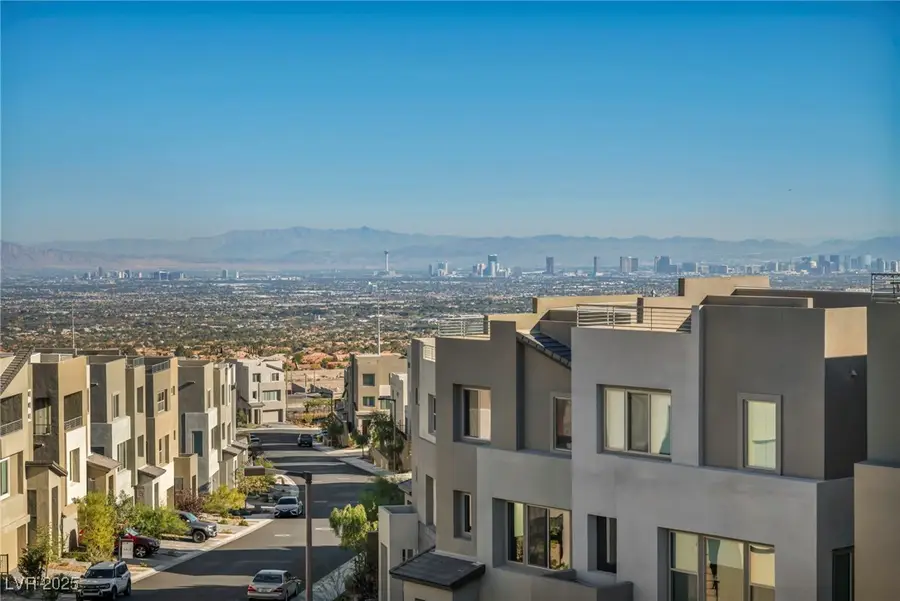 11730 Midnight Melody Avenue, Las Vegas, NV 89138 - Image #3