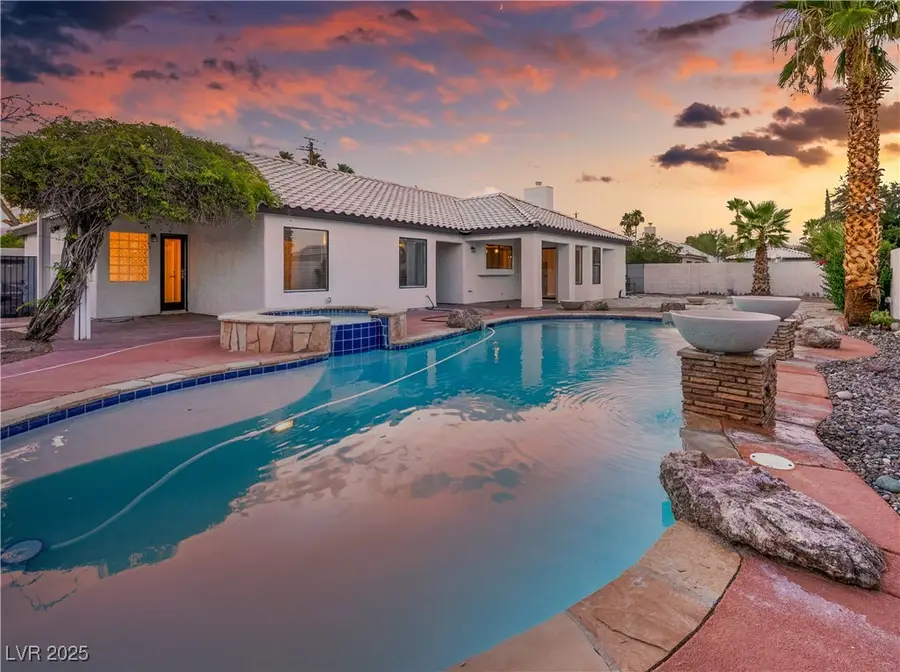 3605 N Torrey Pines Drive, Las Vegas, NV 89108 - Image #2