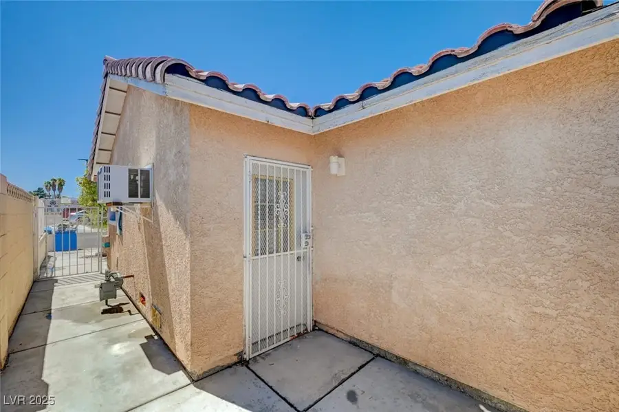 2345 Stockton Avenue, Las Vegas, NV 89104 - Image #2