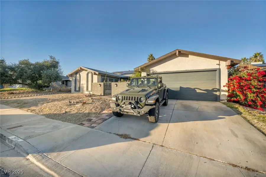 3970 Shadow Wood Avenue, Las Vegas, NV 89121 - Image #2