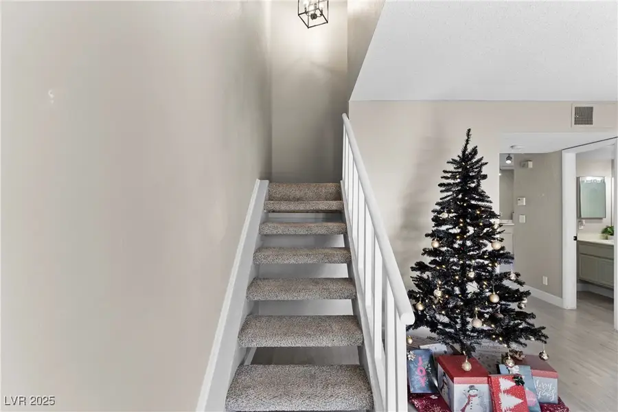 3301 Fairview Lane, Las Vegas, NV 89121 - Image #2