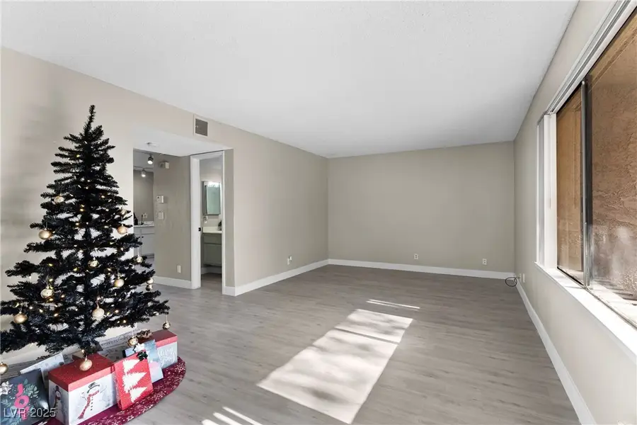 3301 Fairview Lane, Las Vegas, NV 89121 - Image #3