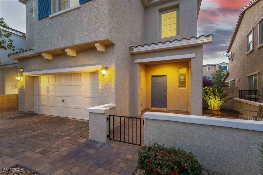 8049 Red Rock Crest Street, Las Vegas, NV 89166 - Image #3