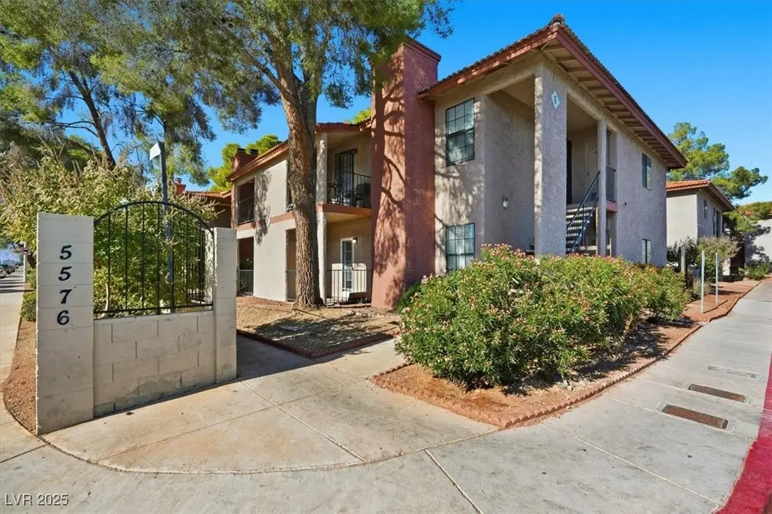 5576 W Rochelle Avenue #6A, Las Vegas, NV 89103 - Image #1