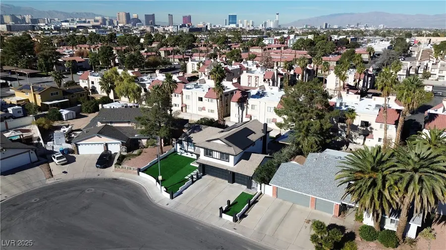 1708 Crest Avenue, Las Vegas, NV 89119 - Image #2