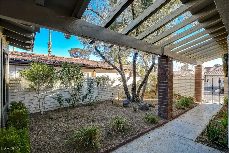 3012 Plaza De Rosa, Las Vegas, NV 89102 - Image #2