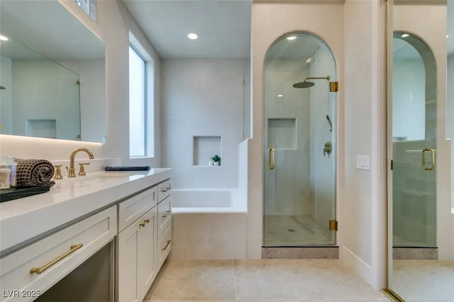 2104 Hot Oak Ridge Street, Las Vegas, NV 89134 - Image #2