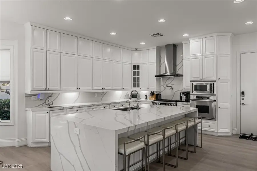 1901 Newport Bay Drive, Las Vegas, NV 89117 - Image #3