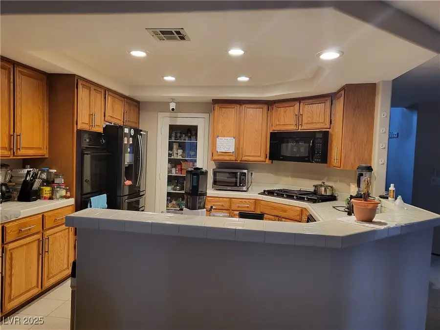 3013 Ocean Port Drive, Las Vegas, NV 89117 - Image #2