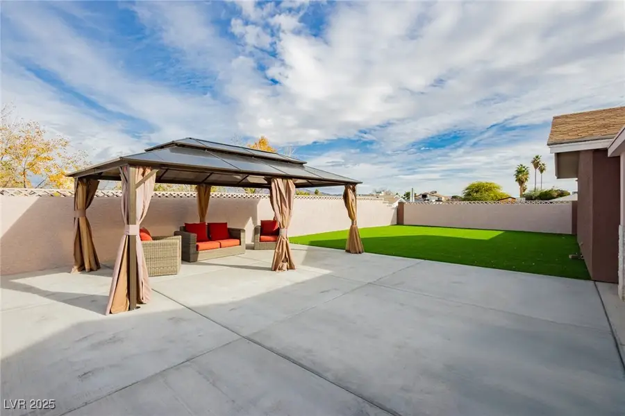 4386 El Carnal Way, Las Vegas, NV 89121 - Image #2
