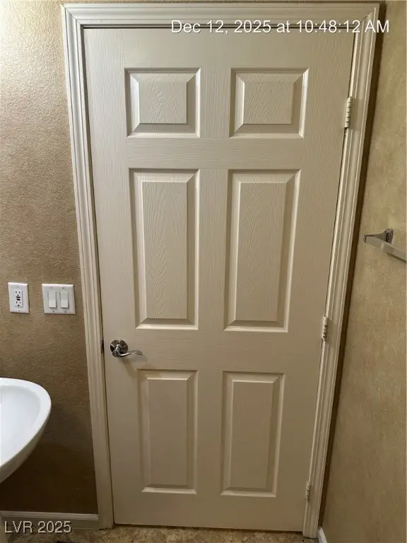 27 E Agate Avenue #201, Las Vegas, NV 89123