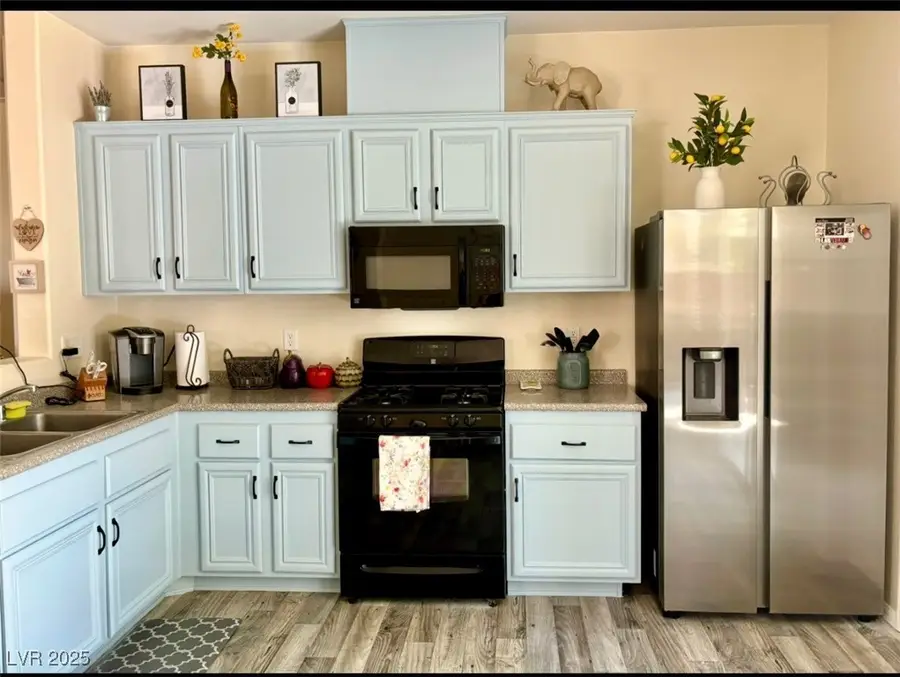 8104 Roundup Ridge Street, Las Vegas, NV 89131 - Image #2