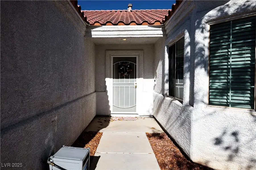 2128 Meadow Green Avenue, North Las Vegas, NV 89031 - Image #3