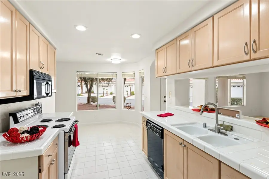 7620 Rolling View Drive #101, Las Vegas, NV 89149 - Image #3