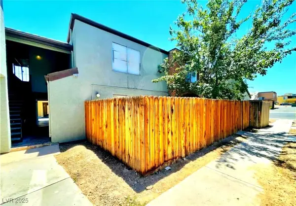 1460 Hialeah Drive #B, Las Vegas, NV 89119