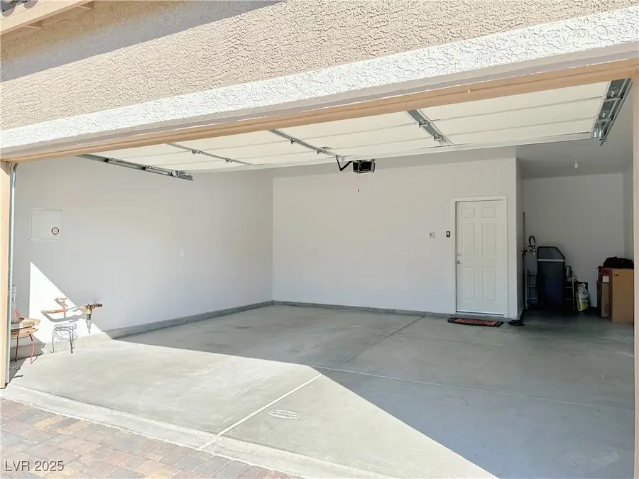 6088 Castle Gardens Avenue, Las Vegas, NV 89130 - Image #3