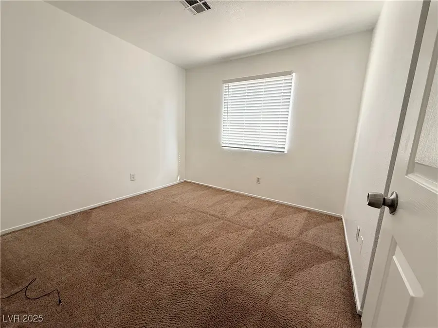 2113 Velvet Hill Avenue, Las Vegas, NV 89106 - Image #2